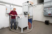 Ruwac aspiratorul industrial DA5150 aspiră făină de oase la crematoriul din Hamburg.