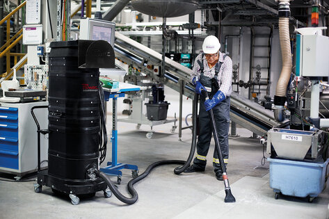 Aspiratorul industrial Ruwac R01 R022 2 aspirator silențios în Evonik Chemiepark din Marl.