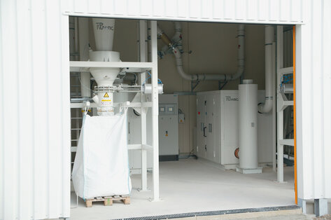 Instalația de aspirare Ruwac pentru zona Praf Ex aspiră praf de fibre de carbon la Enercon din Aurich.