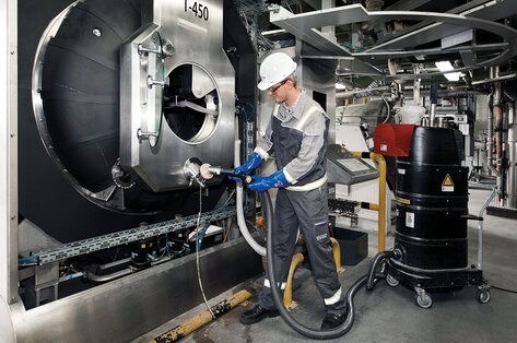 Ruwac aspiratorul industrial cu acționare trifazată DS1400 pentru zona Gaz Ex la Chemiepark Evonik din Marl